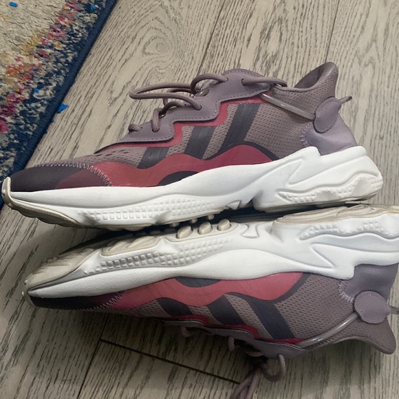 Oswegos adidas shoes used - Picture 3 of 5